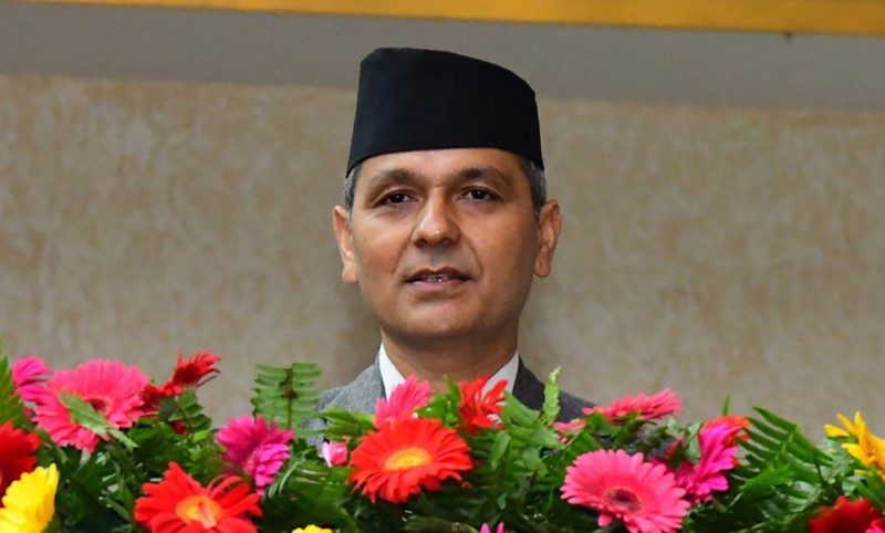 गृहमन्त्री अर्यालद्वारा निर्वाचन आयोगसँग छलफल, विदेशबाट पनि मतदानको व्यवस्था मिलाइने