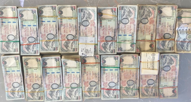 साढे १८ लाख रुपैयाँ नगद बोकेर हिँडेका प्रबिन किसन प्रहरी फन्दामा