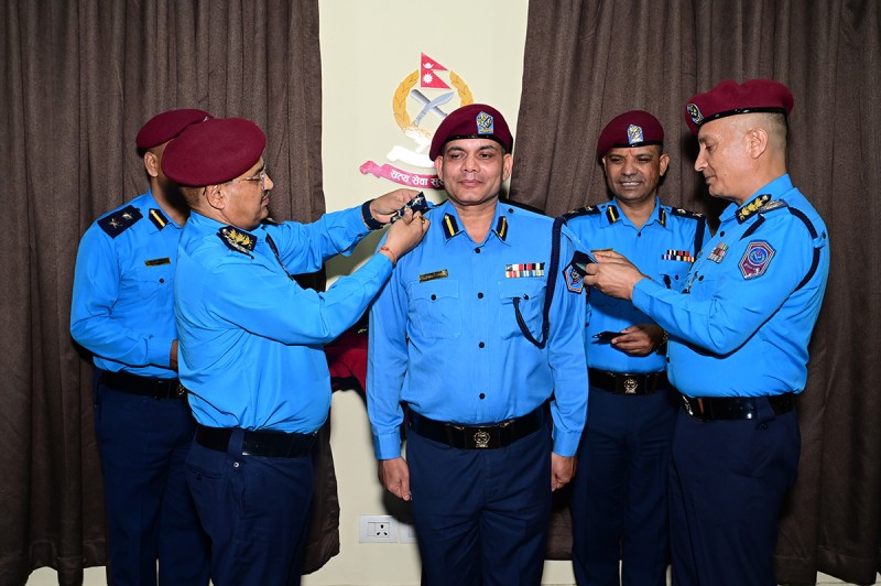 दुईजना प्रहरी अधिकृतलाई दर्ज्यानी चिह्न प्रदान, प्रहरी महानिरीक्षकको आयो यस्तो निर्देशन