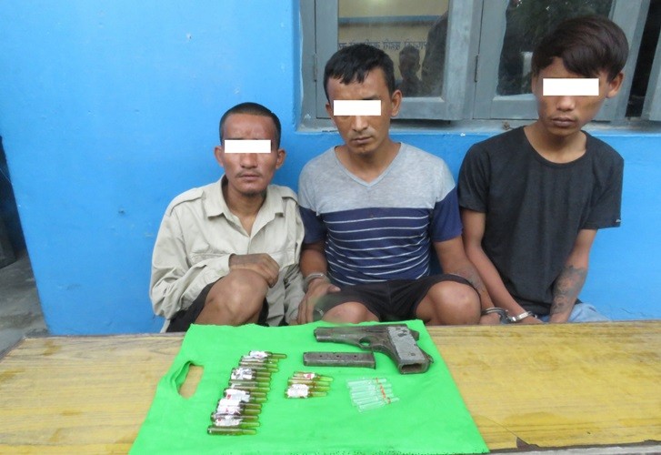 पेस्तोल र लागूऔषधसहित ३ जना पक्राउ