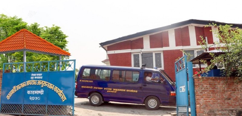 राजधानीको गोदाममा प्रहरीको छापा, १ करोड मूल्य बराबरको अवैध सामान बरामद