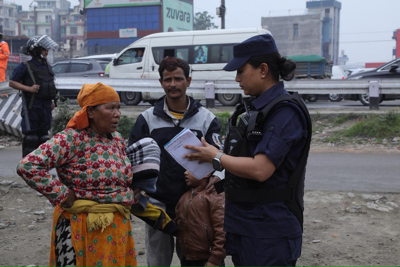सुकुम्बासीको स्थानान्तरणमा नेपाल प्रहरी सक्रिय, फिल्डमै पुगे आईजीपी कार्की